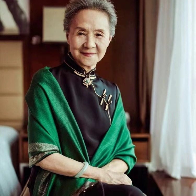 春秋新款墨绿色丝巾女气质真丝棉纯色百搭长款金银丝围巾复古披肩