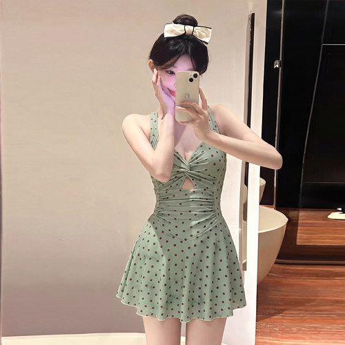 绿色波点吊带挂脖显瘦连体泳衣