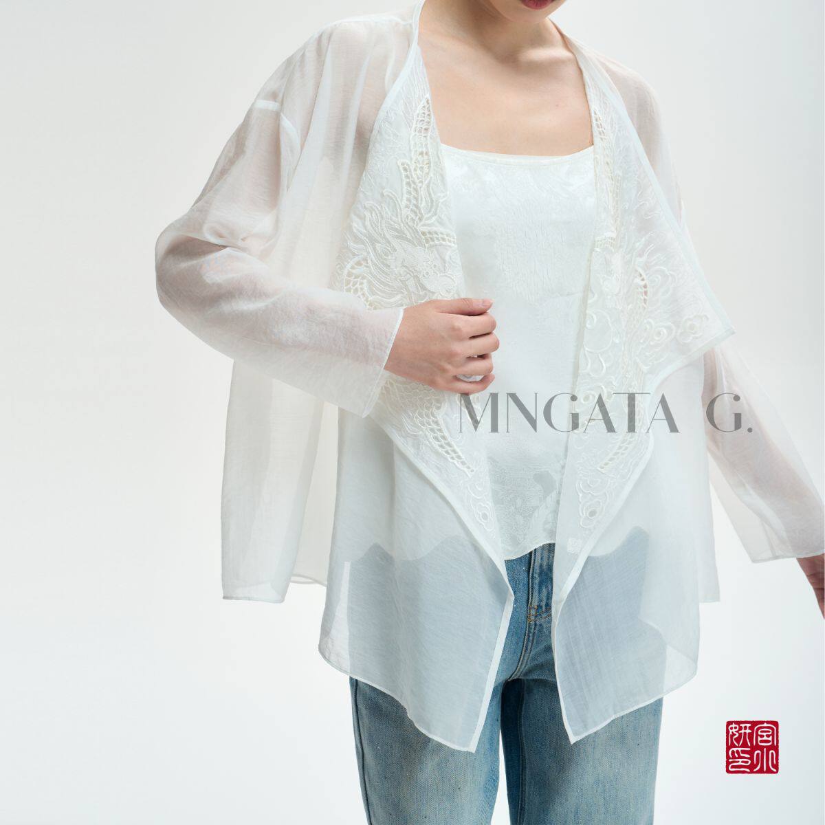 宫小妍莱赛尔新中式龙绣开衫