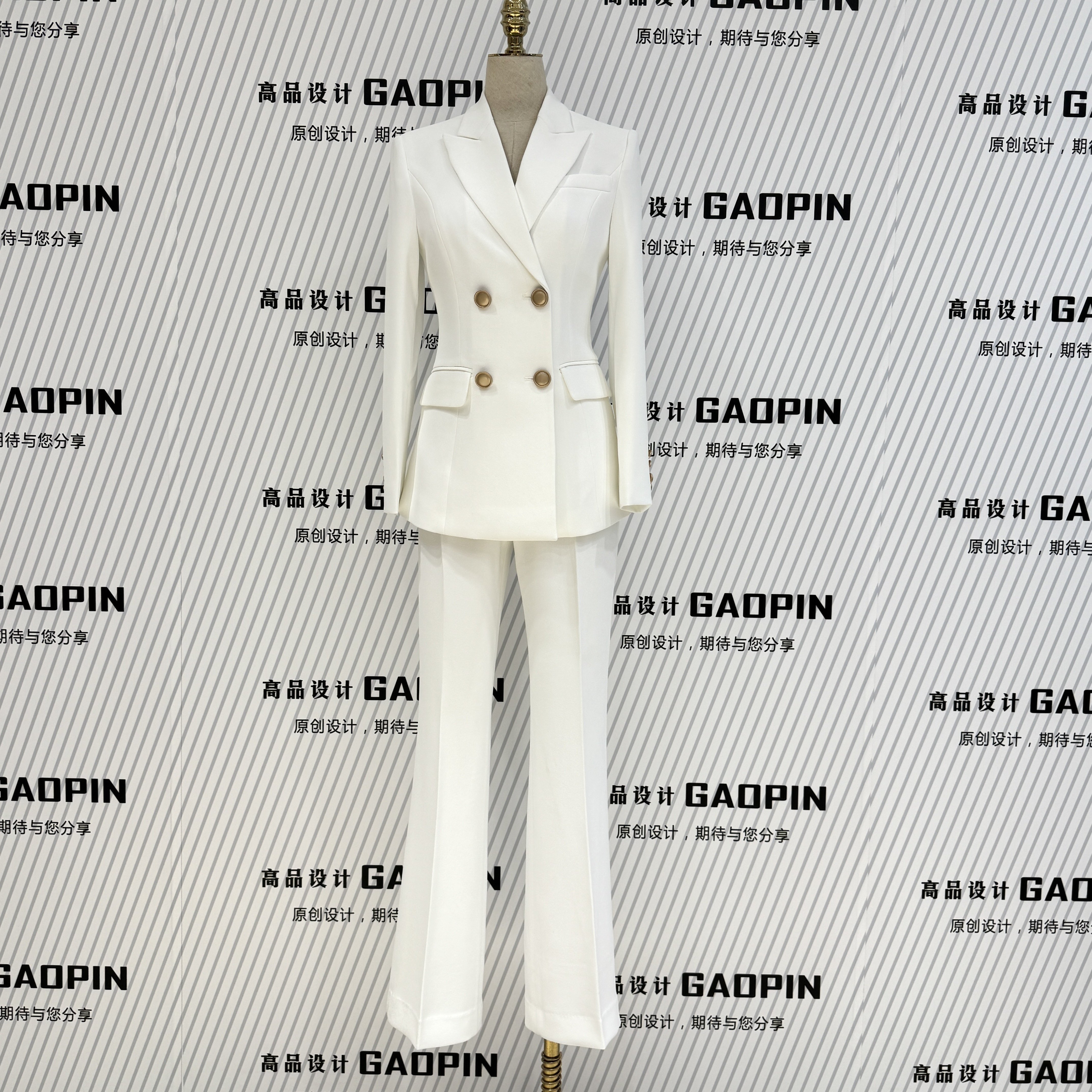 白色西装女双排扣修身高端英伦风微喇叭两件套主持人礼服西服套装