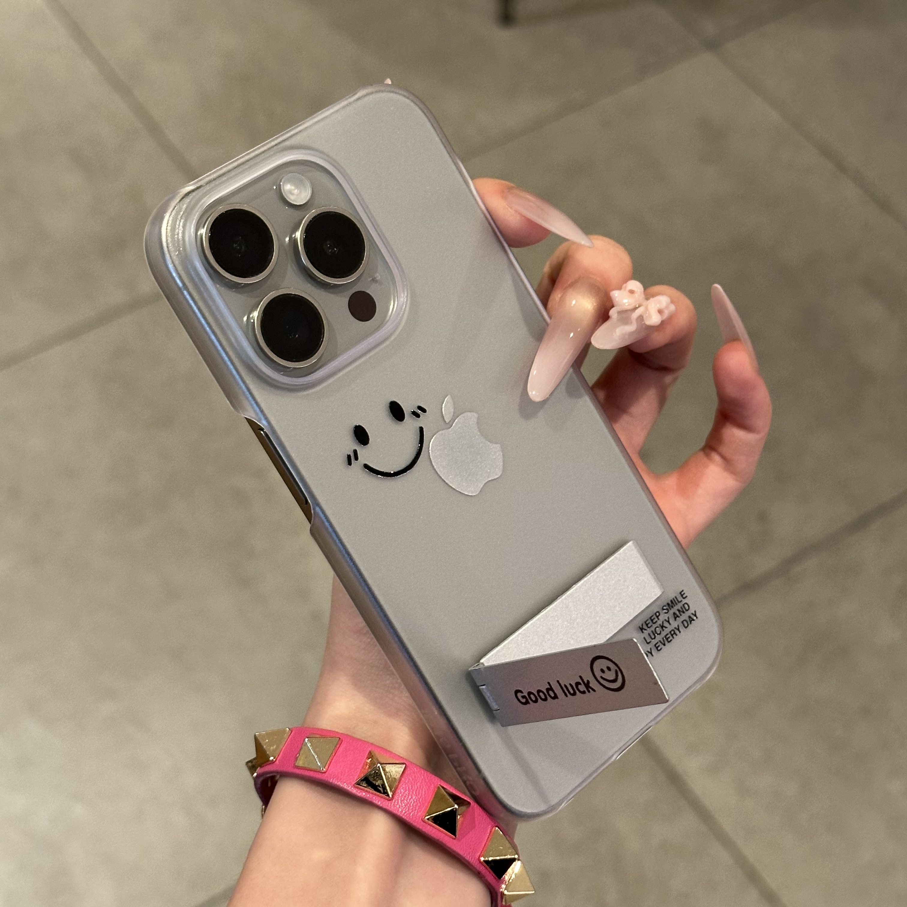 简约笑脸适用iPhone16promax手机壳13苹果15pro支架14华为p70新款vivos20小米15红米k80荣耀oppo磨砂超薄PC壳