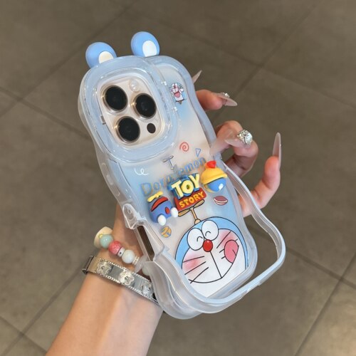 叮当猫适用iPhone16pro手机壳13苹果15promax可爱14板凳双支架12华为p70新款卡通vivo小米15红米k80荣耀oppo