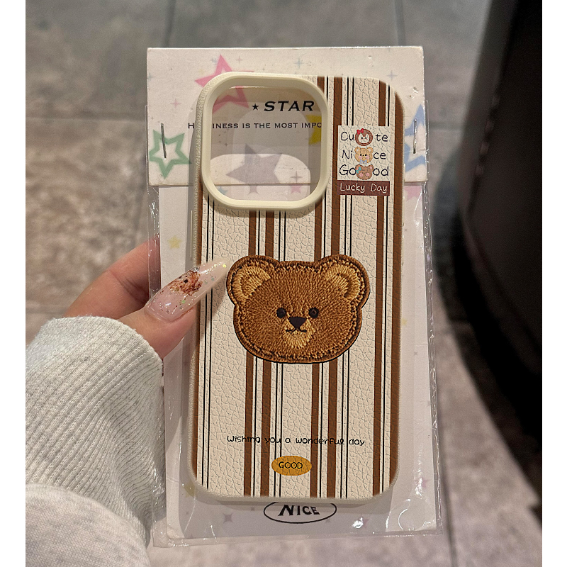 可爱小棕熊条纹适用苹果15promax手机壳iPhone16pro新款荔枝纹13趣味少女心12个性皮质11防摔14pro保护套女款