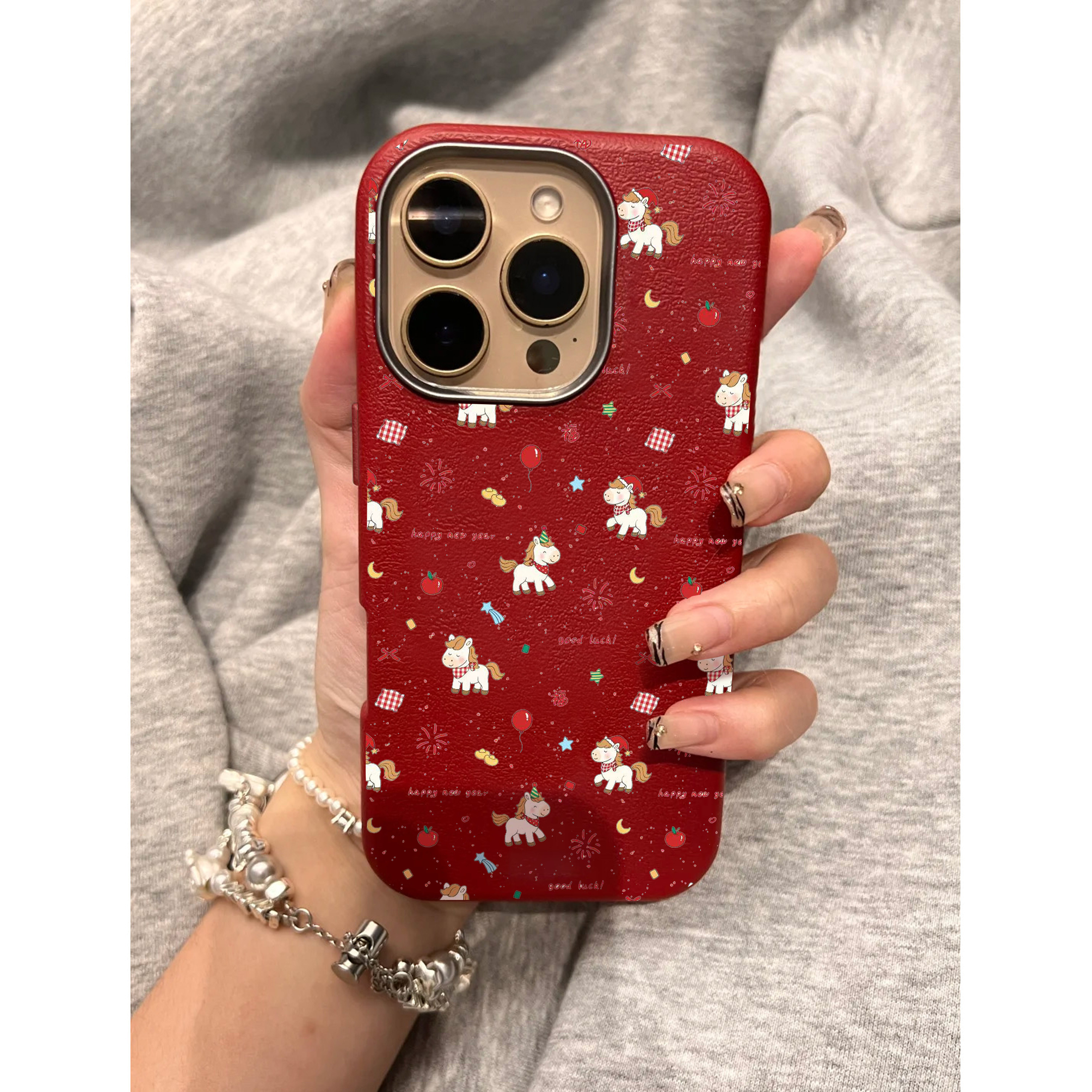 喜庆新年小马适用苹果17promax手机壳新款iPhone16promax日韩15promax保护套12可爱13防摔14皮纹金属框11男女