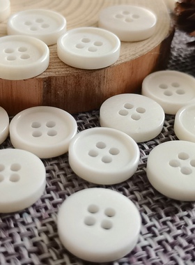 天然乳白色牛骨小圆边四眼扣 休闲简约棉麻衬衣长衫扣子