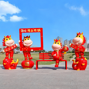 2026新年马雕塑马年吉祥物户外玻璃钢春节景区售楼部装饰美陈摆件