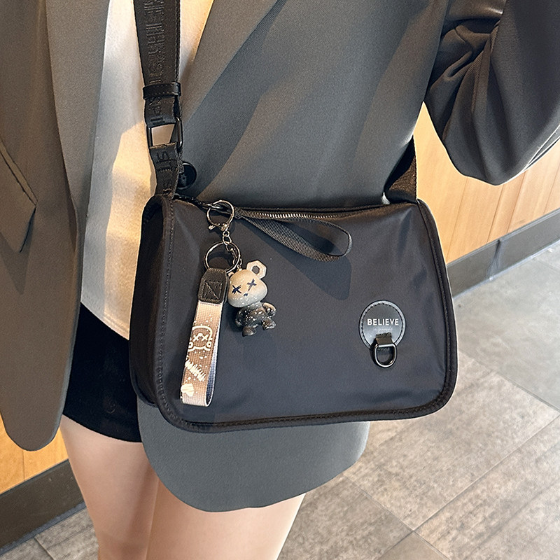 高级感单肩包包女2025新款时尚小方包防水牛津布轻便斜挎包休闲包,箱包皮具/热销女包/男包,通用款女包,淘宝优惠券,粉丝福利购,淘宝优惠卷