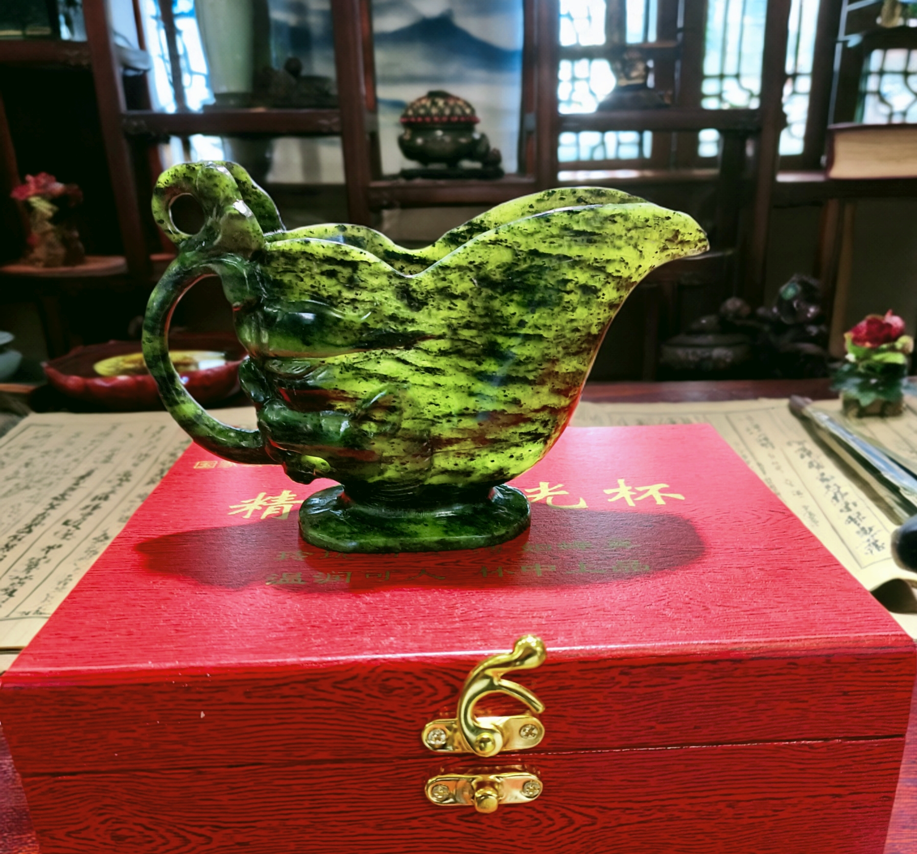 静云轩夜光杯甘肃特产天然玉石鸳鸯玉仿古藏龙杯纯手工雕刻打磨