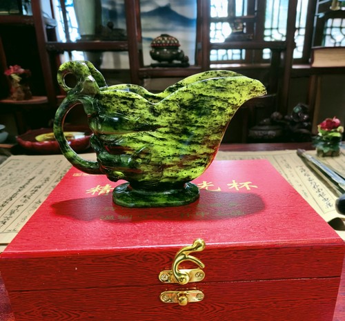 静云轩夜光杯甘肃特产天然玉石鸳鸯玉仿古藏龙杯纯手工雕刻打磨