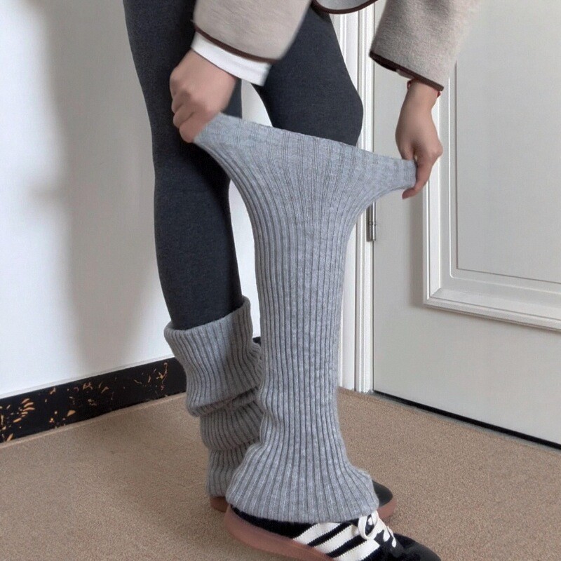 袜套与连体裤这样穿，腿直了！秋冬羊绒袜套叠穿，保暖又显瘦！