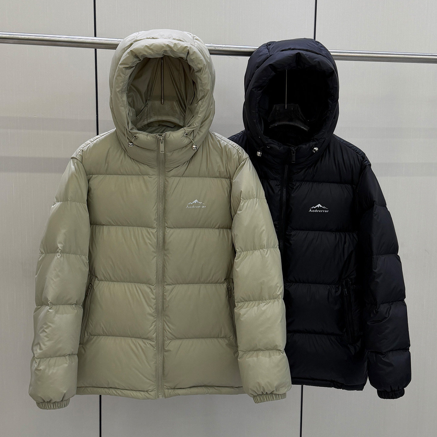 90白鸭绒连帽加厚短款情侣羽绒服