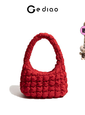 格调studio绗缝指尖开春红色云朵包女款浅春系穿搭褶皱手提腋下包