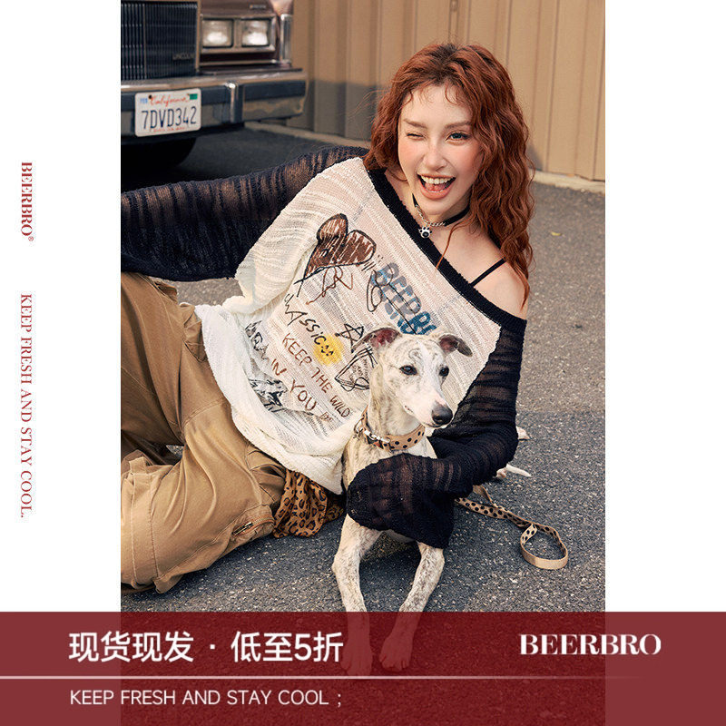 BeerBro『松弛街头』辣妹宽领斜肩可一字肩涂鸦薄透斜肩罩衫女图片