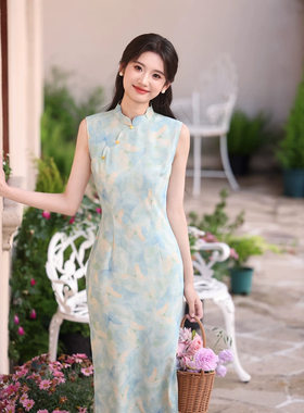 新中式国风浅绿色旗袍蝴蝶印花2026夏季文艺清新日常少女感连衣裙