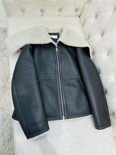 酷飒厚实保暖直筒时髦羊皮毛一体大翻领2024新款精致上身效果好