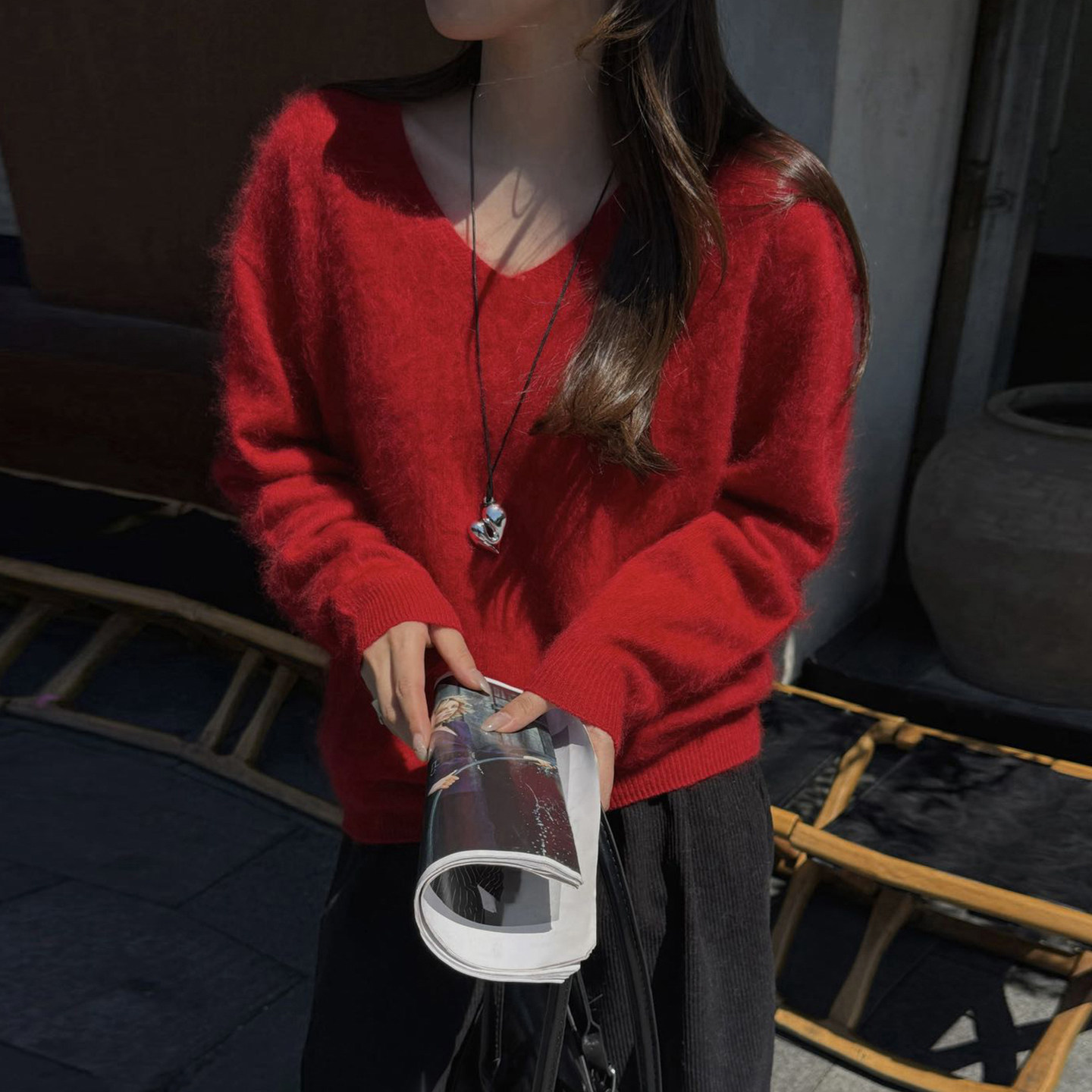 爱莱忆V领拉绒羊毛慵懒风针织衫