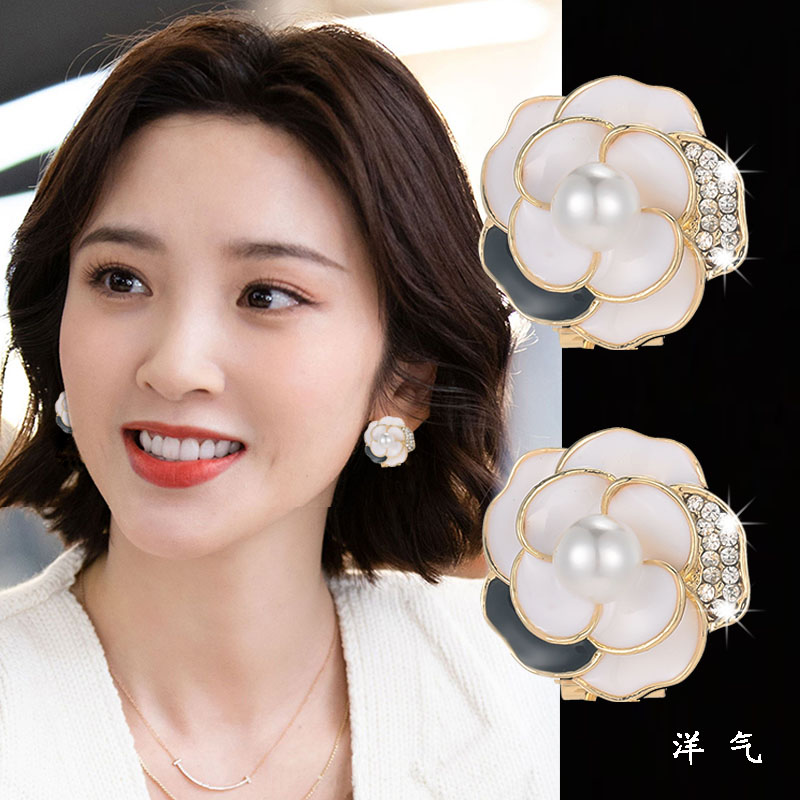 银针的百搭高级感花朵耳钉女时尚
