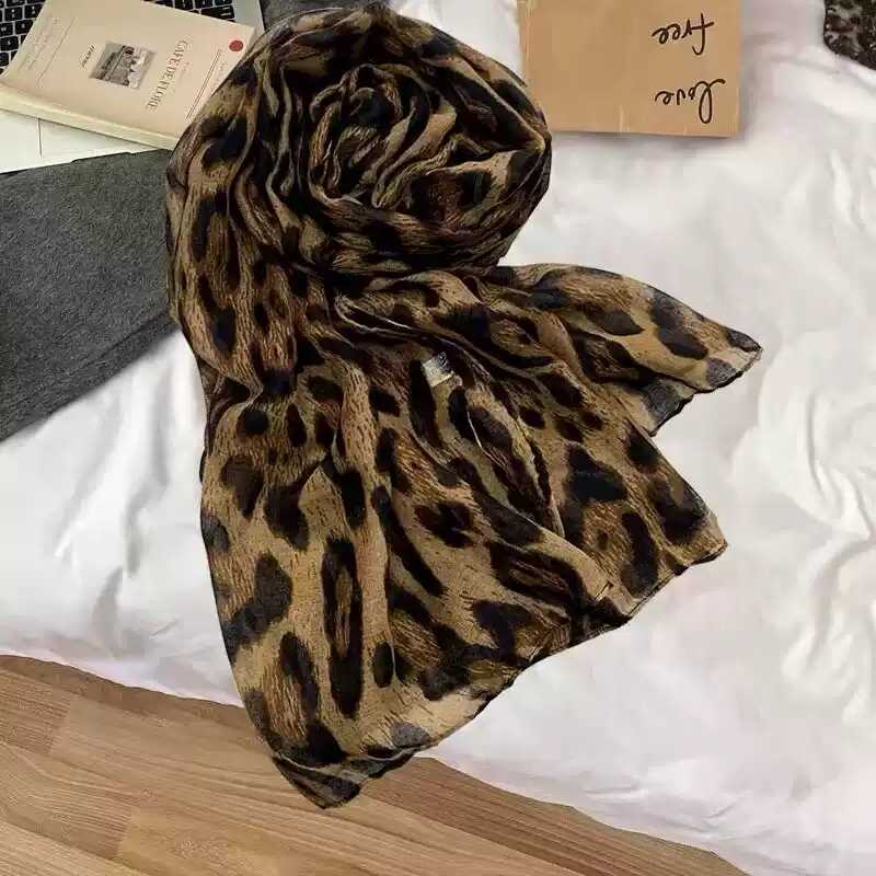 美式复古辣妹风豹纹围巾女高级感长条丝巾纱巾薄款纯欲风领巾围脖