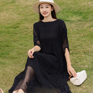 真丝桑蚕丝连衣裙夏季新款大码胖mm宽松显瘦黑色刺绣海边度假长裙