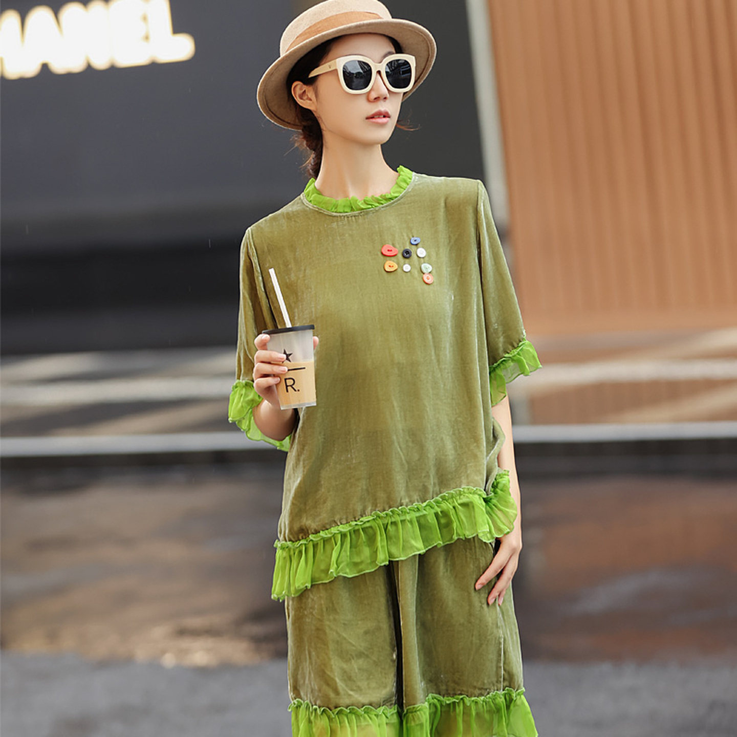 丝绒套装女2026年新款小个子时尚百搭宽松上衣短裤休闲运动两件套