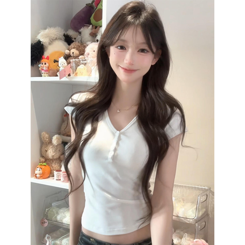 设计感小众正肩V领纽扣纯棉短袖T恤女夏辣妹短款修身显瘦体恤上衣