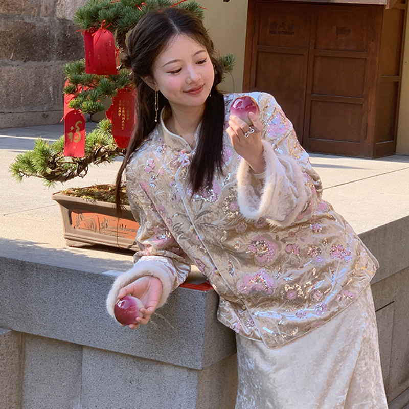 现货《富贵花开》 水貂毛新中式亮片国风外套。