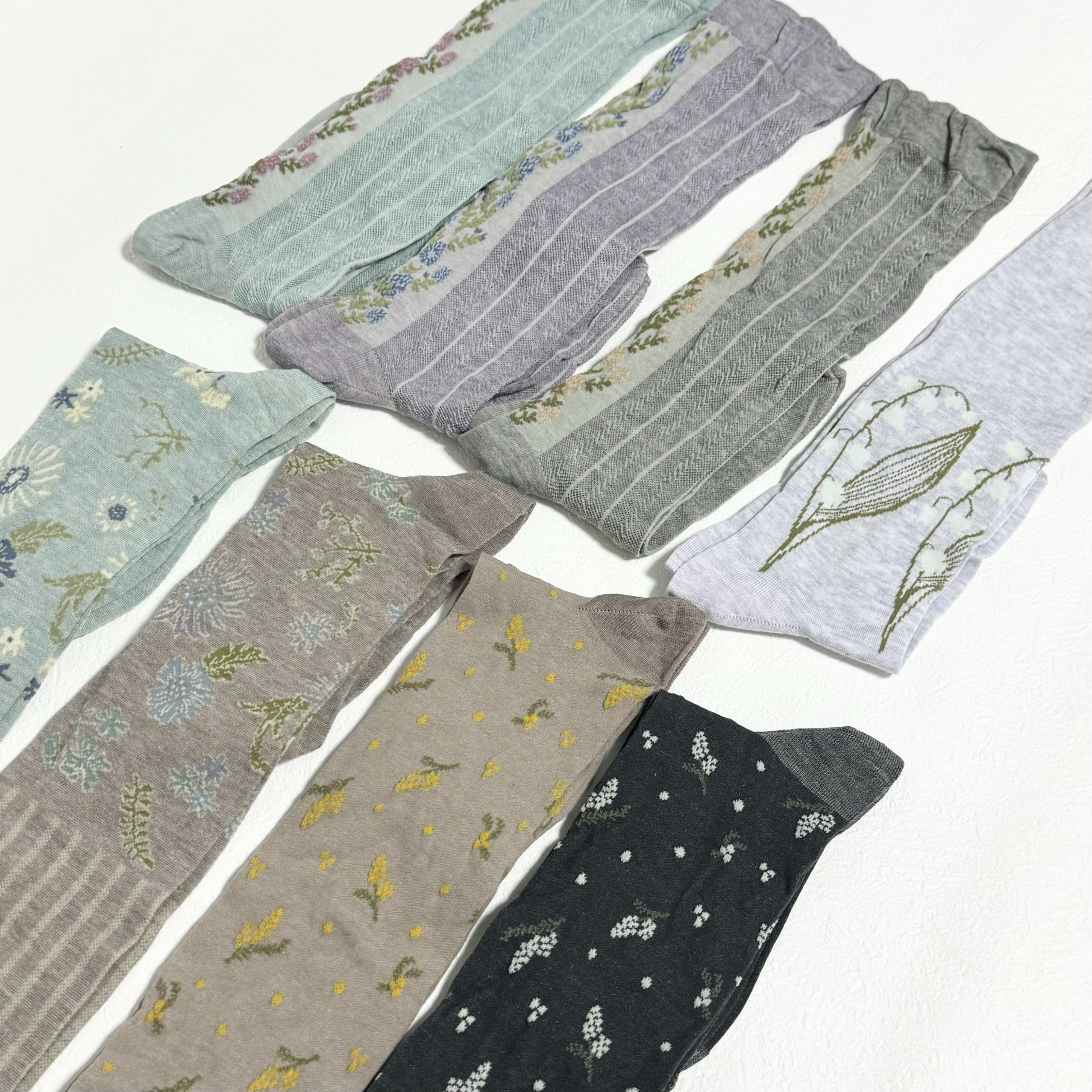 皆川明春夏薄款花卉图案高筒袜