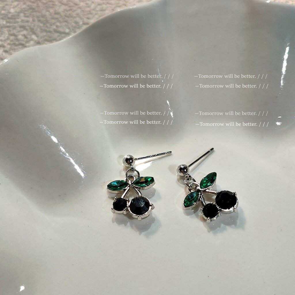 小众镶钻樱桃合金银针耳环女韩国新款甜酷辣妹风时尚气质耳钉耳饰