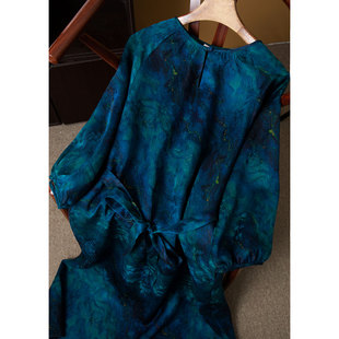 丝艺 裙夏 香云纱提花花萝连衣裙女100%桑蚕丝真丝收腰深海蓝长袖