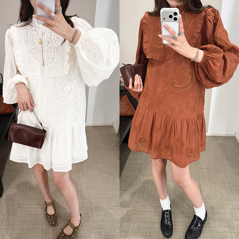 法式小众 2026春夏复古色腰果花刺绣半高领灯笼袖宽松连衣裙女