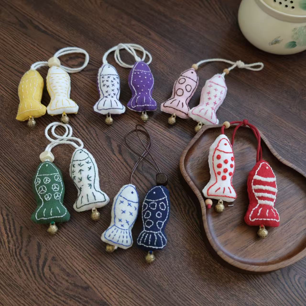 布艺diy材料包小鱼刺绣挂件胸针纯手工原创包挂送男朋友情侣手工