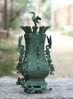 从莲鹤方壶看春秋的浪漫与威严