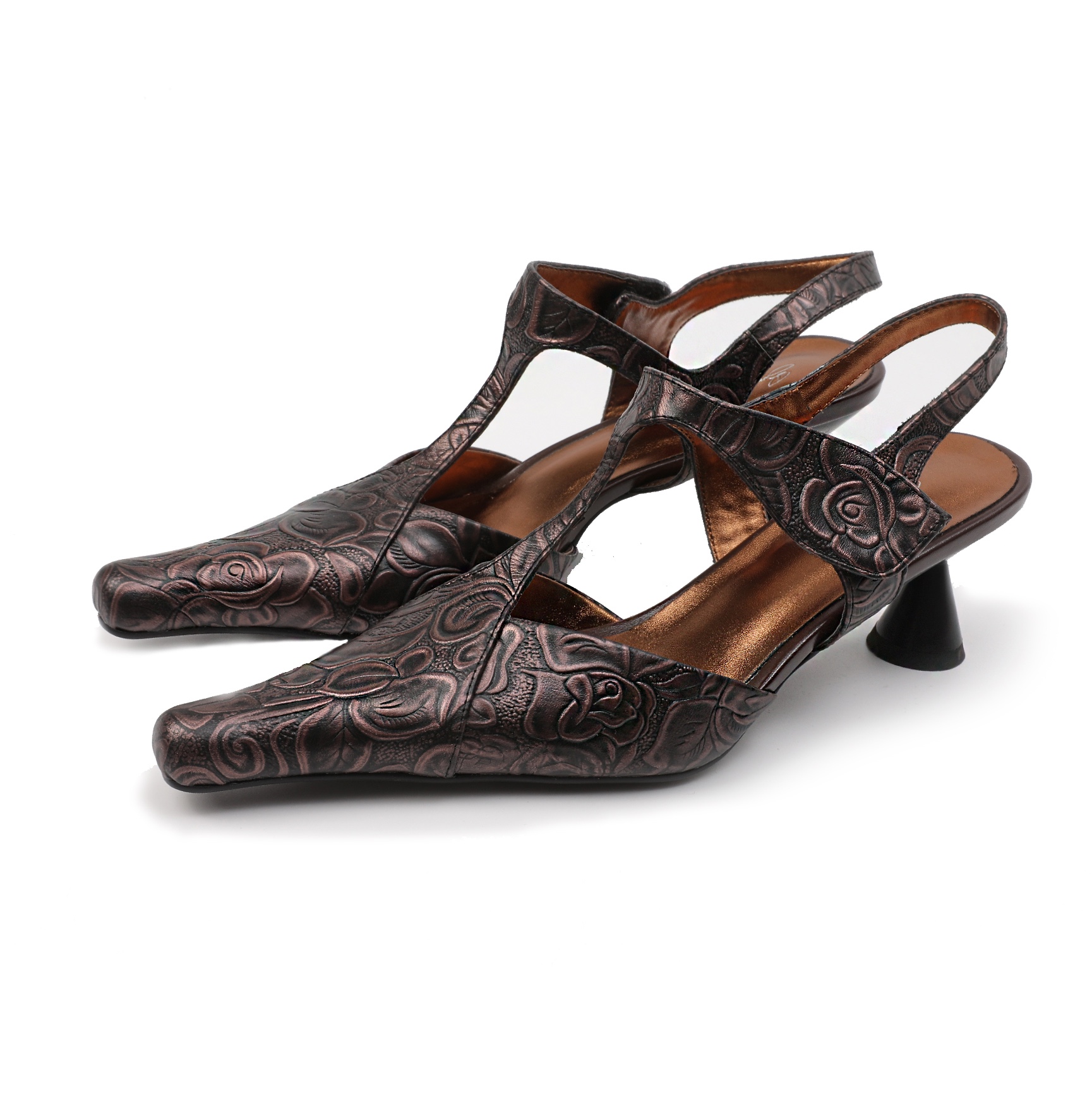 【中古风】手工雕花设计尖头凉鞋