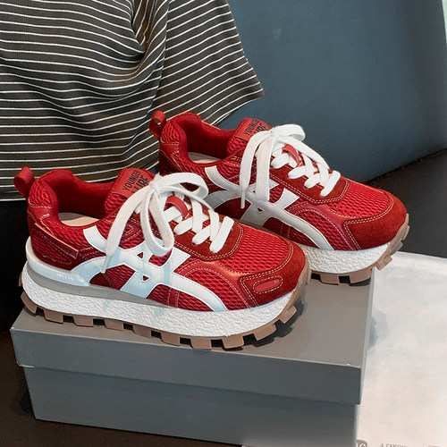 女款运动厚底增高红色阿甘德训鞋