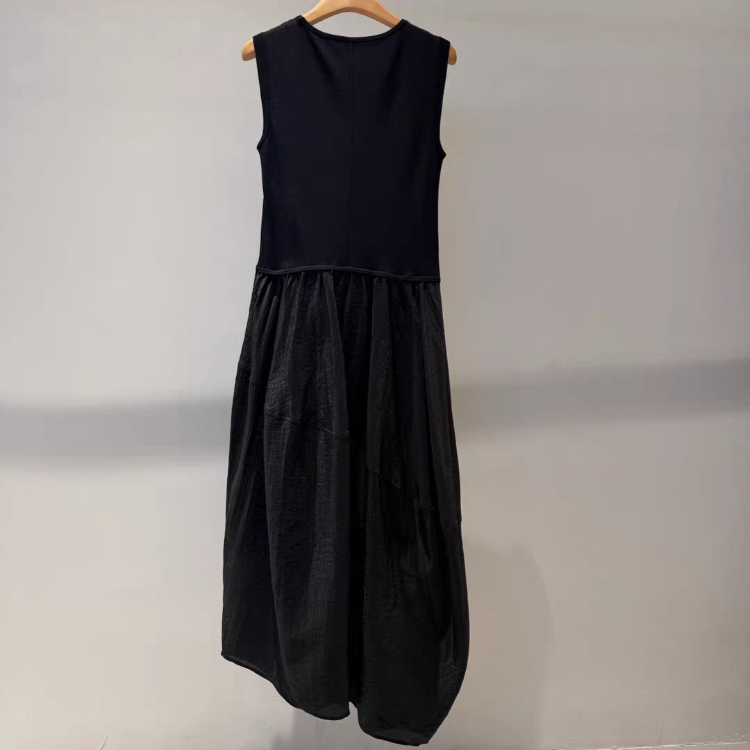 2026春季设计师高定女装休闲百搭圆领无袖针织拼接连衣裙中长款女