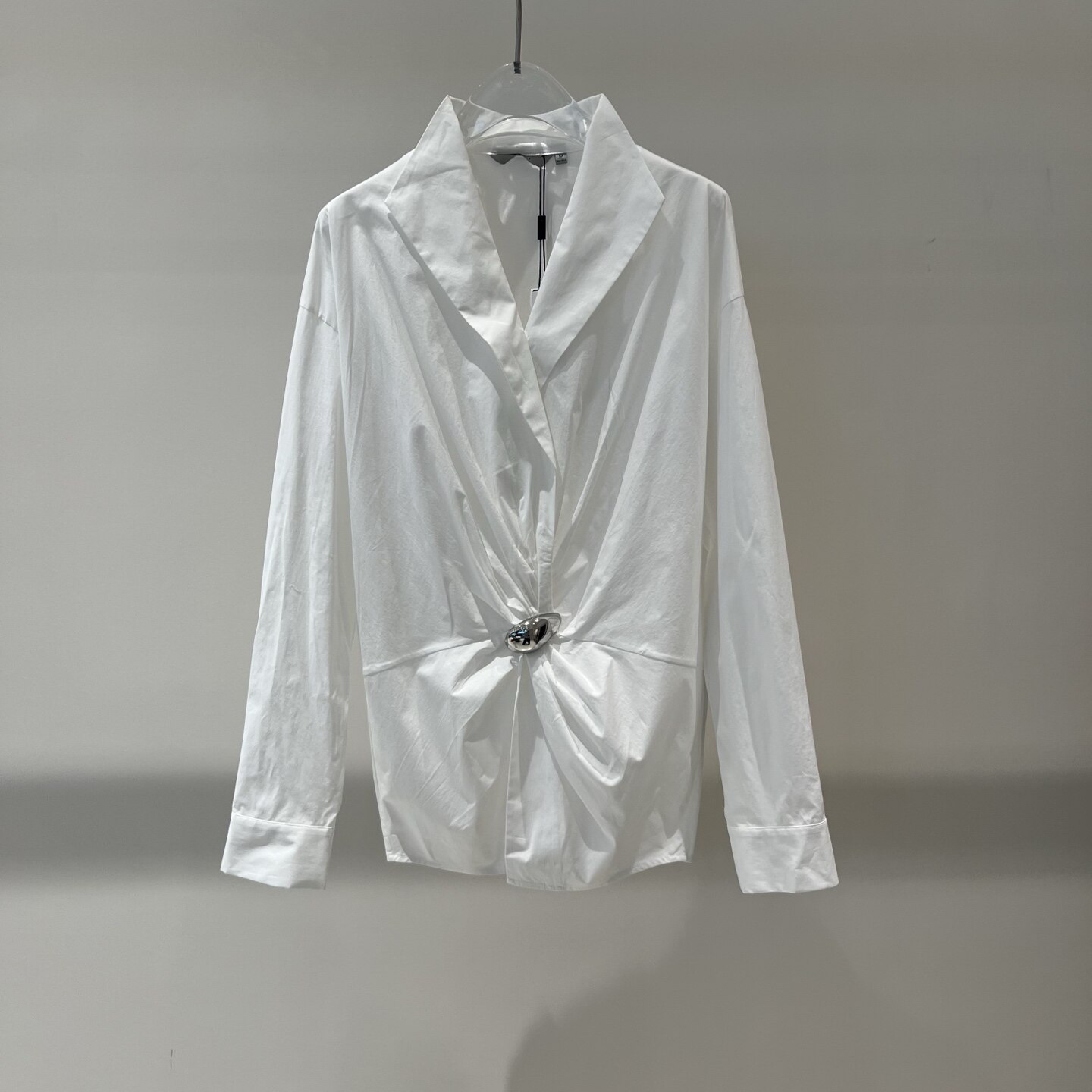 2026春季设计师高定女装长袖收腰POLO领纽扣上衣休闲白色棉质衬衫