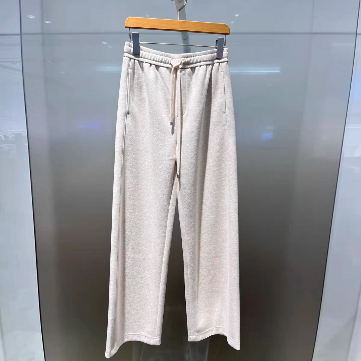 2025冬季设计师款轻奢风百搭宽松显瘦松紧腰抽绳直筒休闲裤长裤女