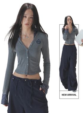 ACMEAURA灰色V领假两件上衣女款早秋学院风修身显瘦短款针织开衫