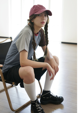 NBN 不对称袖子设计夏日女装合身显身材短袖韩系复古撞色甜酷T恤