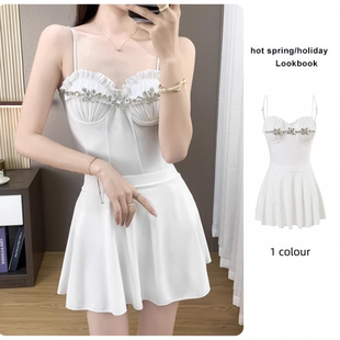 新款 高级感复古纯欲公主风镶钻显瘦遮肚温泉度假连体泳衣女保守