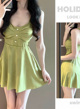 2025新款泳衣女连体裙式平角时尚显白绿色保守遮肚温泉海边游泳