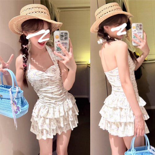 碎花挂脖小胸遮肉保守泳衣女