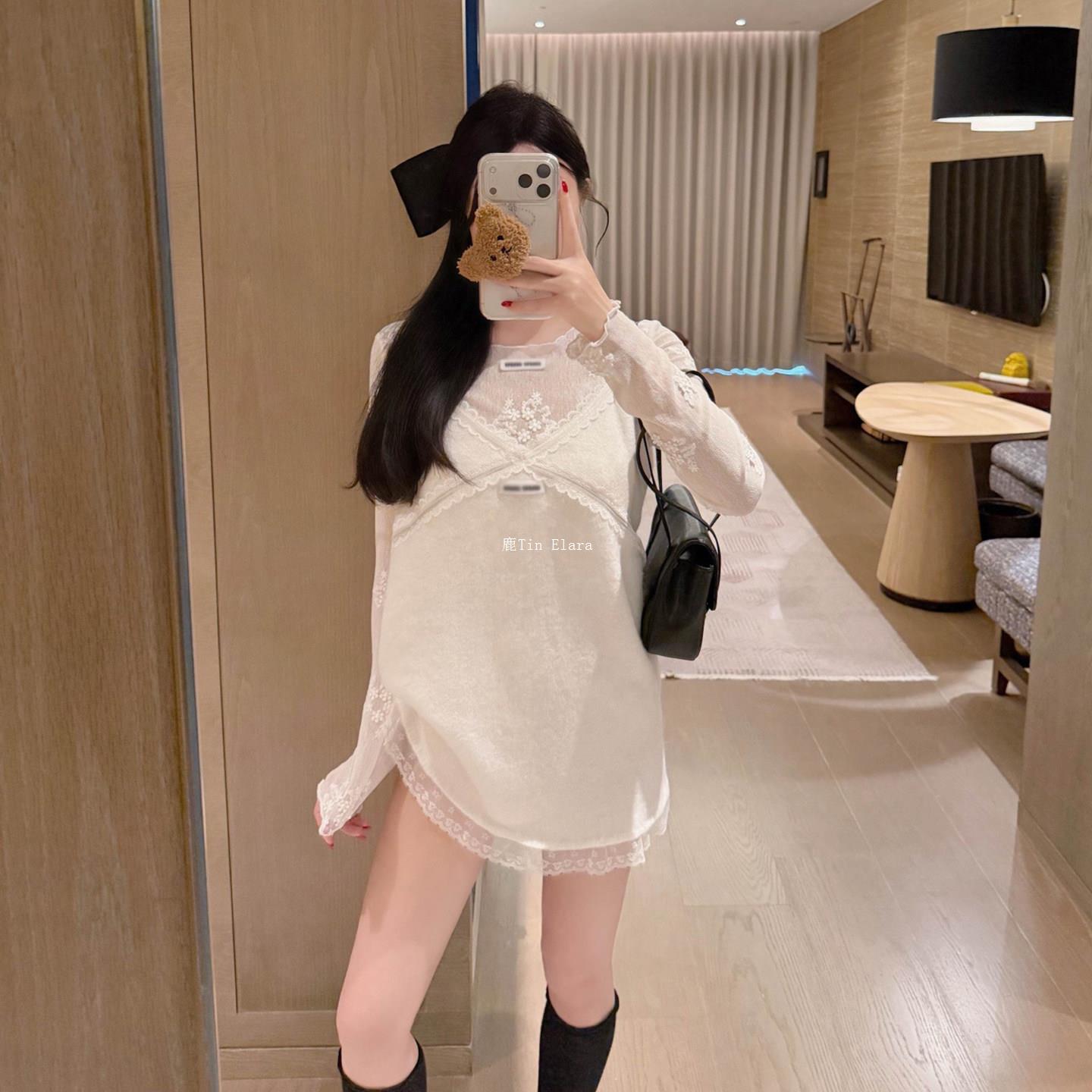 法式温柔风蕾丝花边针织吊带裙女气质V领交叉设计感内搭连衣裙秋