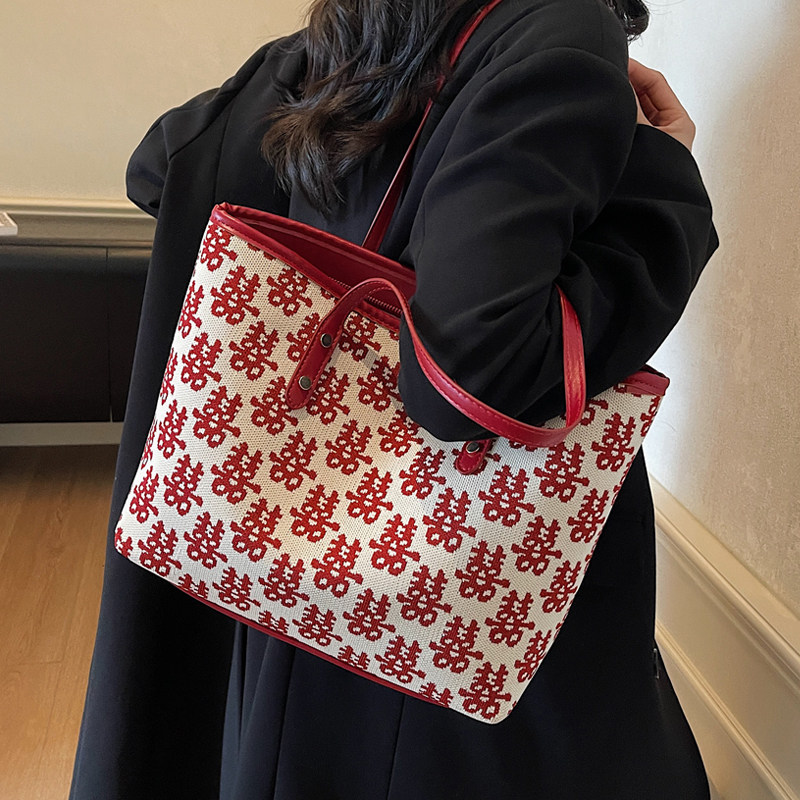 2025新款新中式国风结婚包新娘包大容量托特包包高级感婚包单肩包