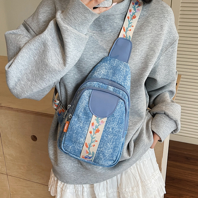 2025新款时尚百搭单肩斜挎包胸包