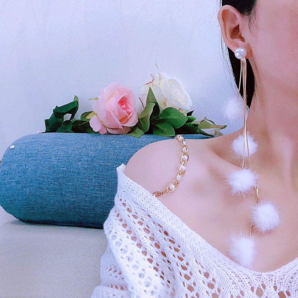 2025冬天新款超长仙气毛绒耳环夸张兔毛球耳钉水貂毛茸茸耳饰品女