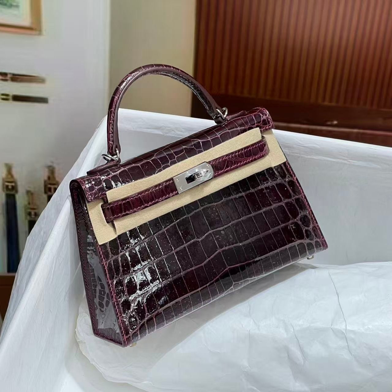 波尔多酒红高光尼罗鳄鱼皮mini凯莉二代女士单肩斜挎包纯手工定制,箱包皮具/热销女包/男包,通用款女包,淘宝优惠券,粉丝福利购,淘宝优惠卷