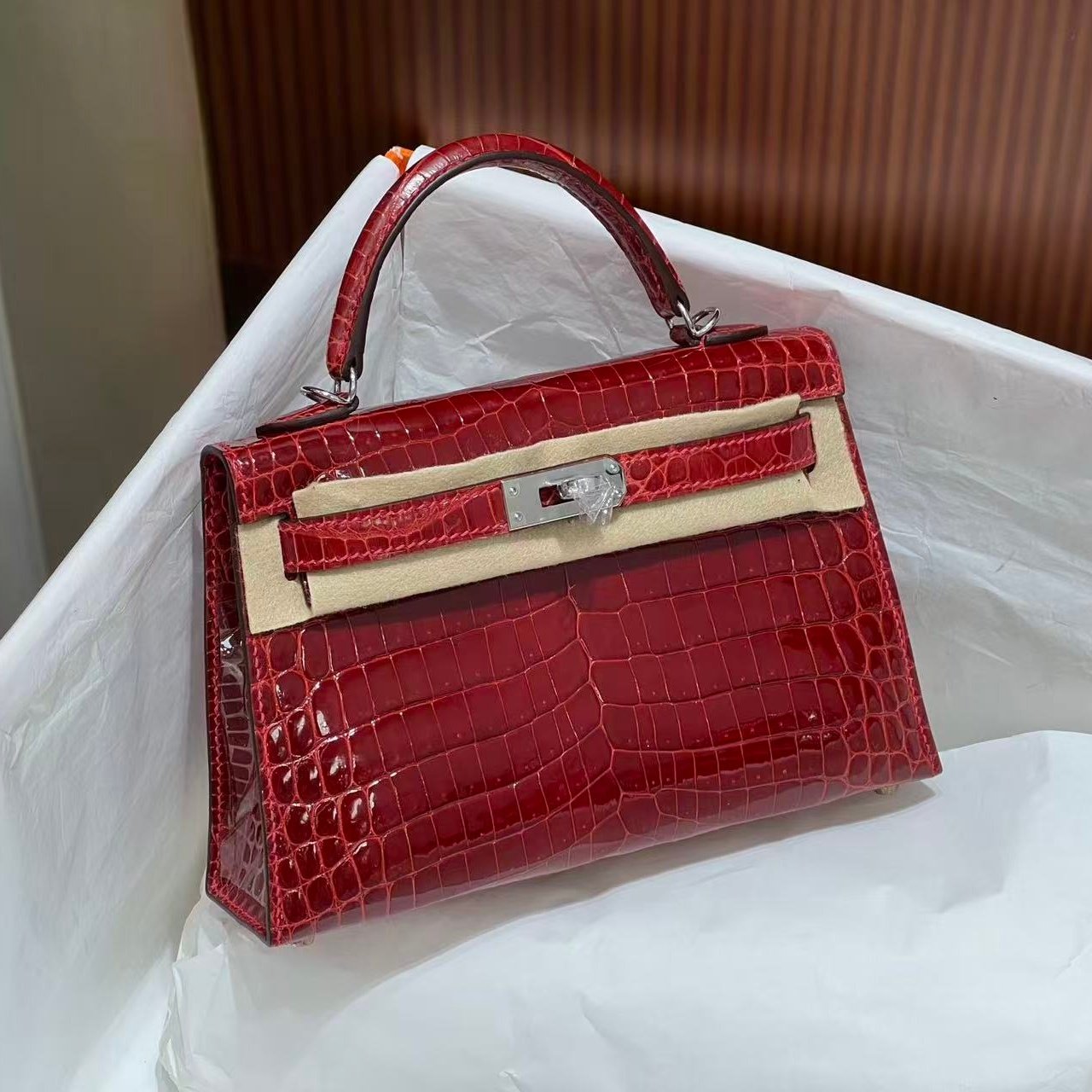 高光尼罗鳄鱼皮mini凯莉二代女士单肩斜挎小包包全手工缝银扣红色,箱包皮具/热销女包/男包,小方包,淘宝优惠券,粉丝福利购,淘宝优惠卷