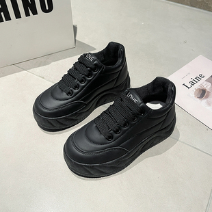 踩屎感久站不累脚全黑色工作鞋女款秋款皮面防水防滑运动休闲板鞋