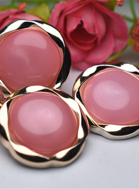 黑色纽扣扣子红色粉红色咖啡色白色纽扣彩色纽扣大衣风衣睡衣扣子